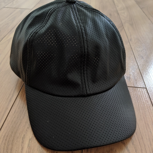 Aritzia Accessories - ARITIZA Community - hat